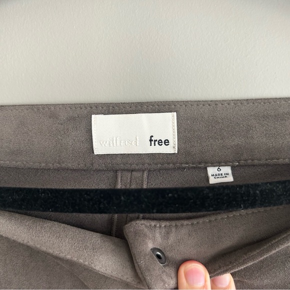 Aritzia WILFRED FREE Centinela Skirt A Line Mini Button Front Faux Suede Size 6 - Picture 3 of 5